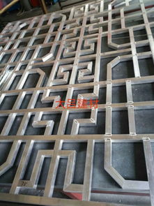 木纹雕花造型铝板氟碳窗花屏障铝板：仿古铝窗花的现代艺术融合