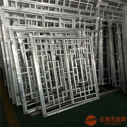 复古韵味与现代工艺的完美融合——昭阳仿古木纹窗与铝窗花